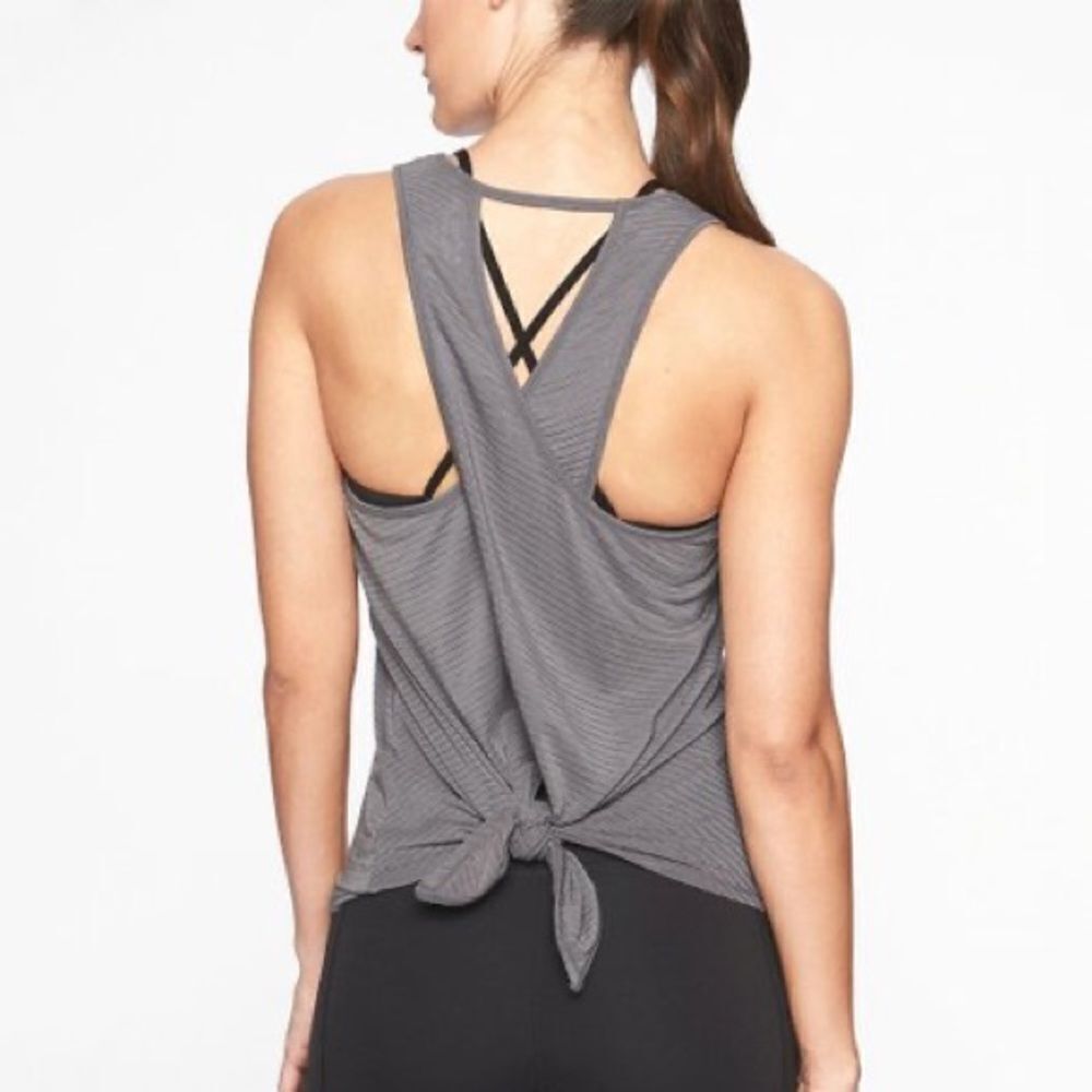 ATHLETA Essence Tie Back Tank Top Oversized
Gray XXS